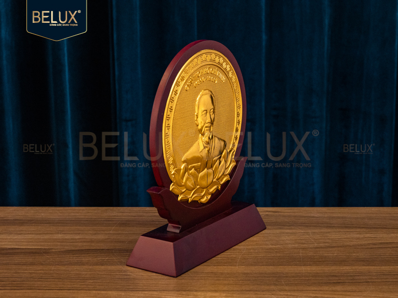 Biểu trưng Bác Hồ mạ vàng 24k cao 25cm